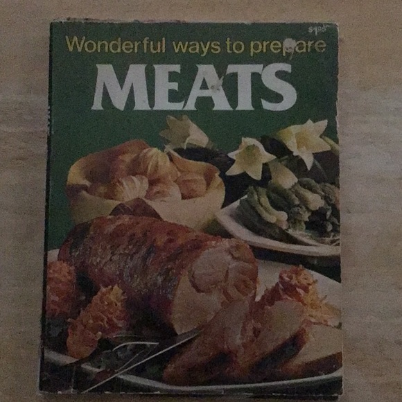 Cookbooks - Picture 4 of 6